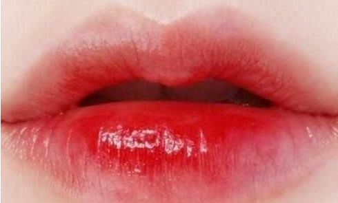 上海哪家醫(yī)院做眼袋手術(shù)好