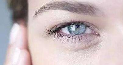 重慶受歡迎的雙眼皮醫(yī)生排行榜發(fā)布：同行贊譽(yù)首選，網(wǎng)友評分高居前列！