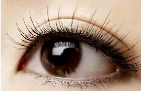 杭州哪位醫(yī)生在雙眼皮手術(shù)領(lǐng)域備受矚目？吳艾競(jìng)、盧建等行業(yè)新人激烈對(duì)決！