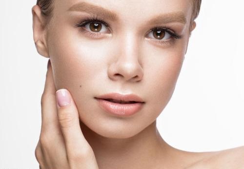 上海哪家醫(yī)院有李昕醫(yī)生？假體隆鼻價(jià)格對(duì)比略密，對(duì)比真實(shí)情況。