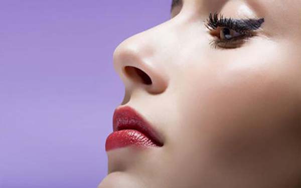 福州海峽區(qū)哪位醫(yī)生在鼻子整形領(lǐng)域享有盛譽(yù)？劉大慶、薛克墘、孫振東的鼻子藝術(shù)在線為參考