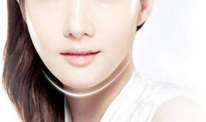 如何找到一位專(zhuān)業(yè)的雙眼皮修復(fù)醫(yī)生，能夠提供優(yōu)質(zhì)服務(wù)和合理價(jià)格？