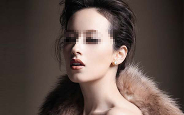 上海時光整形外科醫(yī)院：探討許黎平醫(yī)生的隆胸術(shù)效果！