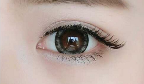 廣州曙光醫(yī)學(xué)美容醫(yī)院：盧忠?guī)煾凳址í?dú)步，風(fēng)靡光子嫩膚效果如何？