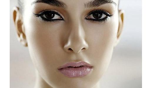 沈陽東城新醫(yī)學(xué)祛斑研究院怎么樣？沈陽東城新醫(yī)學(xué)祛斑研究院簡介|醫(yī)生團(tuán)隊|口碑評價！