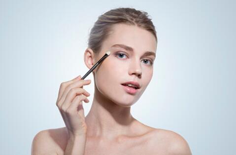 韓國(guó)美容專家鄭載勛：在線欣賞整形藝術(shù)成果