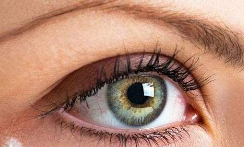 醫(yī)學(xué)專家評(píng)價(jià)裴柄萬的眼睛整形效果及雙眼皮案例分享