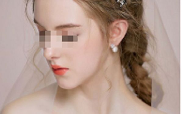 如何簡單實用地按摩去除眼部皺紋，快來學(xué)習(xí)這個護理技巧