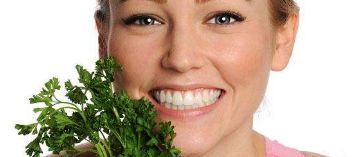 上海九院眼修復(fù)哪個醫(yī)生技術(shù)受贊譽(yù)？知名醫(yī)師張余光、蘇薇潔、謝峰備受推崇。