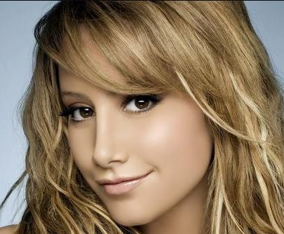 北京隆胸名醫(yī)欒杰隆胸價格揭秘：30000元起，圓你豐胸美夢！