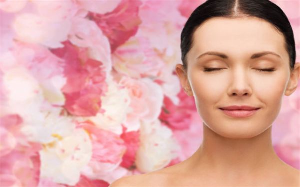 上海伯思立醫(yī)療美容醫(yī)院專家技術(shù)實力如何？唐毅隆胸成功案例揭秘