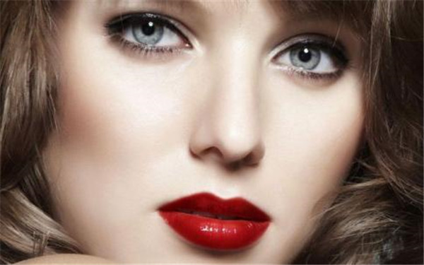 沈陽全切法去眼袋醫(yī)生