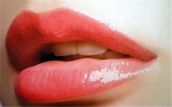 大連抽脂精細雕刻瘦身醫(yī)生