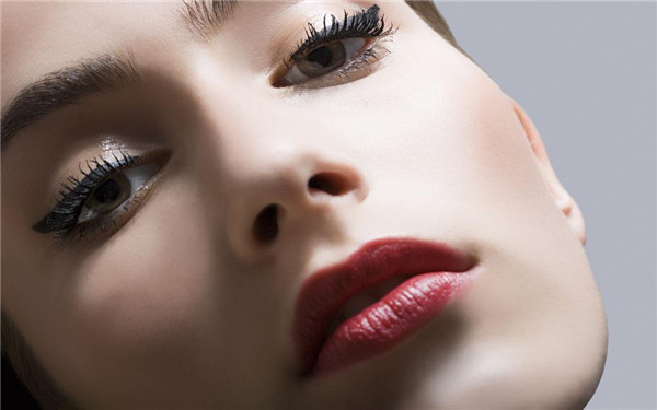 河南眼部精雕雙眼皮醫(yī)生