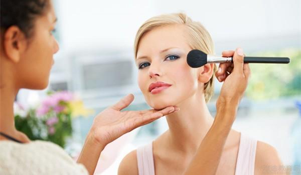 洛陽下巴歪矯正醫(yī)生