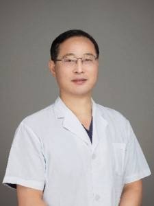 李雄偉
