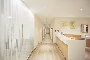 北京夢萊醫(yī)療美容醫(yī)院激光去川字紋怎么樣？激光去川字紋多少錢？