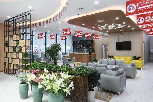 青島艾菲醫(yī)療美容門診部激光去眼袋有何優(yōu)勢(shì)？激光去眼袋貴嗎？