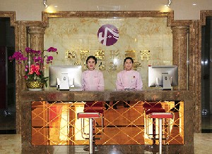 青島華諾整形美容醫(yī)院激光祛眼袋手術(shù)安全嗎？激光祛眼袋的恢復(fù)怎么樣？