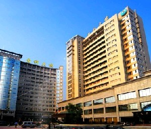 遵義醫(yī)學(xué)院附院美容醫(yī)院豐額頭有哪些方式？安全性如何？