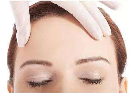 南寧市醫(yī)學美容診所假體豐額頭