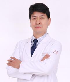鄭州華領(lǐng)醫(yī)療美容醫(yī)院張榮明醫(yī)生