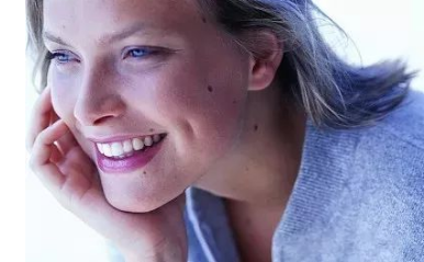 鄭州瑞藍(lán)美容醫(yī)院激光祛痣