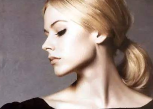 珠海美南華醫(yī)療美容醫(yī)院延長(zhǎng)鼻小柱