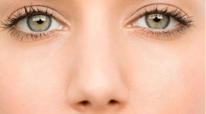 鼻梁骨怎么矯正？