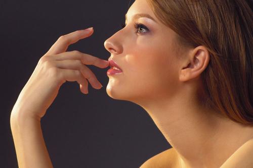 怎么能看出雙眼皮比較假？看著7點(diǎn)帶你解析