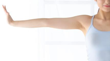 手臂吸脂風(fēng)險(xiǎn)大嗎？術(shù)后需要些注意什么？