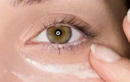 開內(nèi)眼角多久可以回縮？