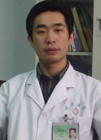 　　彭志勇，鄭州美緣整形美容醫(yī)院主治醫(yī)師  　　彭志勇醫(yī)生簡介：  　　彭志勇，是一位有著30年從醫(yī)經(jīng)驗、獨到審美眼光、精湛整形技藝的時尚藝術(shù)整形醫(yī)生，曾為多位港澳臺明星整形，歷屆大韓民國整形外科學術(shù)研討會特邀醫(yī)生，韓國醫(yī)院特邀醫(yī)生，失敗整形修復(fù)醫(yī)生，每年前往韓國和的整形醫(yī)生做研討交流。  　　擅長領(lǐng)域自體脂肪移植，“3D動感豐胸、面部年輕化、面部輪廓塑造”等整形手術(shù)，創(chuàng)立的“六維立體藝術(shù)面雕”技術(shù)，結(jié)合“醫(yī)學、美學、相學"融入藝術(shù)美雕技術(shù)，代表了目前國內(nèi)乃到整形的較高水平。  　　彭志勇社會職務(wù)/榮譽：  　　超級激光整形美容創(chuàng)意發(fā)明人  　　國光激光技術(shù)研究開發(fā)中心臨床培訓(xùn)導(dǎo)師  　　中國激光美容技術(shù)和激光美容文化的重要倡導(dǎo)者  　　國際皮膚激光美容醫(yī)生  　　亞洲皮膚醫(yī)學激光美容醫(yī)生  　　面部童顏緊膚術(shù)激光內(nèi)雕創(chuàng)始人  　　首屆國際整形美容節(jié)“有影響力的激光醫(yī)學美容醫(yī)生”  　　彭志勇擅長項目：  　　面部精細手術(shù)，面部童顏緊膚術(shù)、形體雕塑，激光整形美容手術(shù)，精細修復(fù)術(shù)。