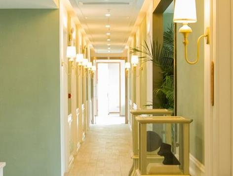 張家港康麗專科醫(yī)院整形美容外科_過道