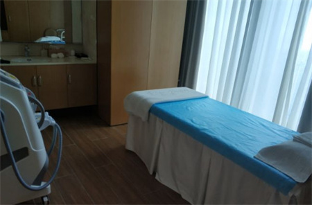 岳陽市一人民醫(yī)院燒傷整形美容科_治療室