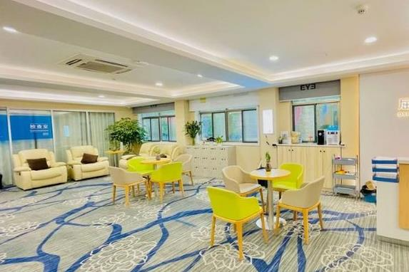 孝感愛爾眼科醫(yī)院_休息區(qū)