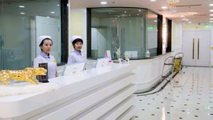 朝陽市第二醫(yī)院整形美容科_前臺