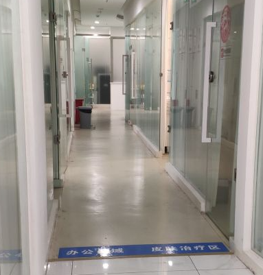 成都花一棠醫(yī)療美容門診部_走廊