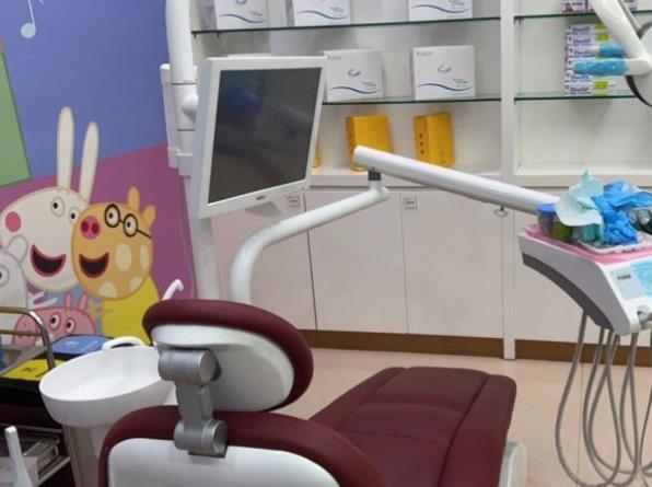 溫嶺牙博士口腔門診部_治療室