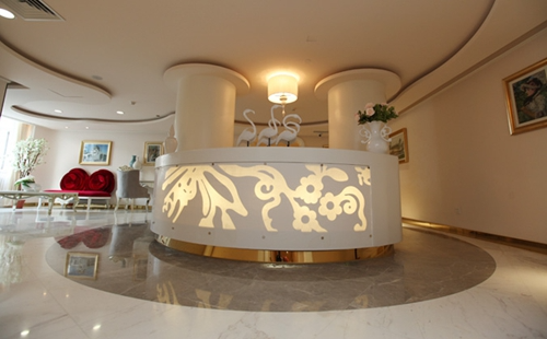 北京阿露絲醫(yī)療美容紅藍(lán)光祛痘怎么樣？紅藍(lán)光有何區(qū)別？