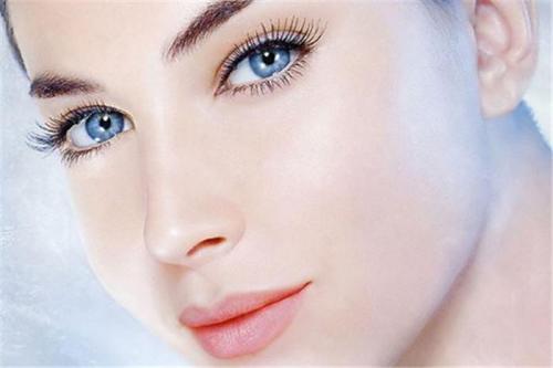 成都風(fēng)尚整形做自體軟骨隆鼻有什么優(yōu)點(diǎn)？自體軟骨隆鼻怎么樣？